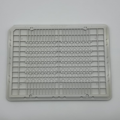 kupować Elastyczna, dostosowana taca. Rozmiar kieszonkowy 25.7*6.4*0.41mm. Taca na chipy z białego ABS do ładowania półprzewodnikowych chipów. online manufacture